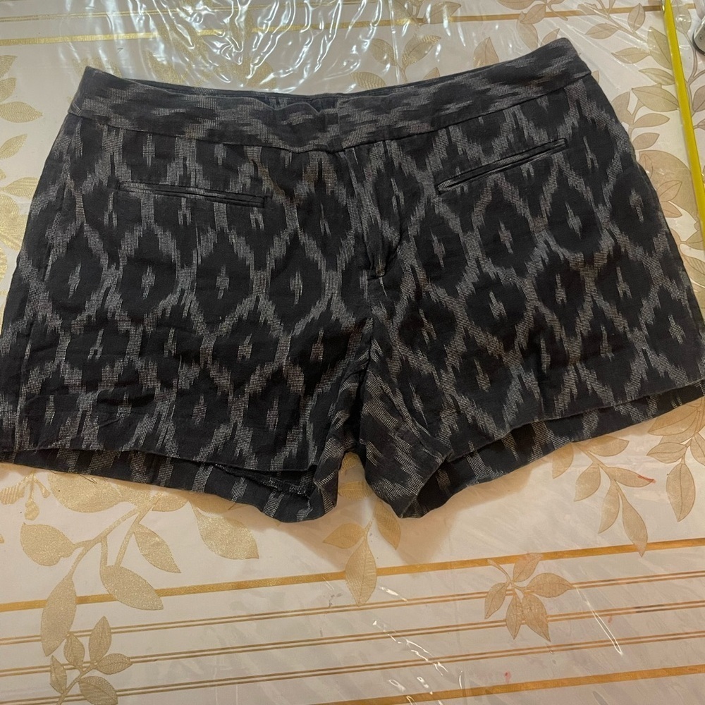 Women's Black Patterned Stretch Shorts
